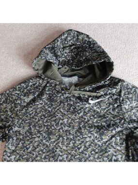 Nike Mens Shirt Medium Green Camo Camouflage Hoodie 717107